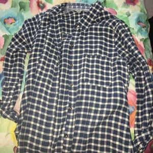 Hollister flannel size small , worn once
